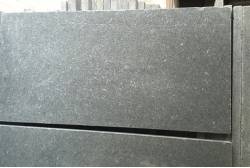 đá ốp sân vườn bazan xám mai thô