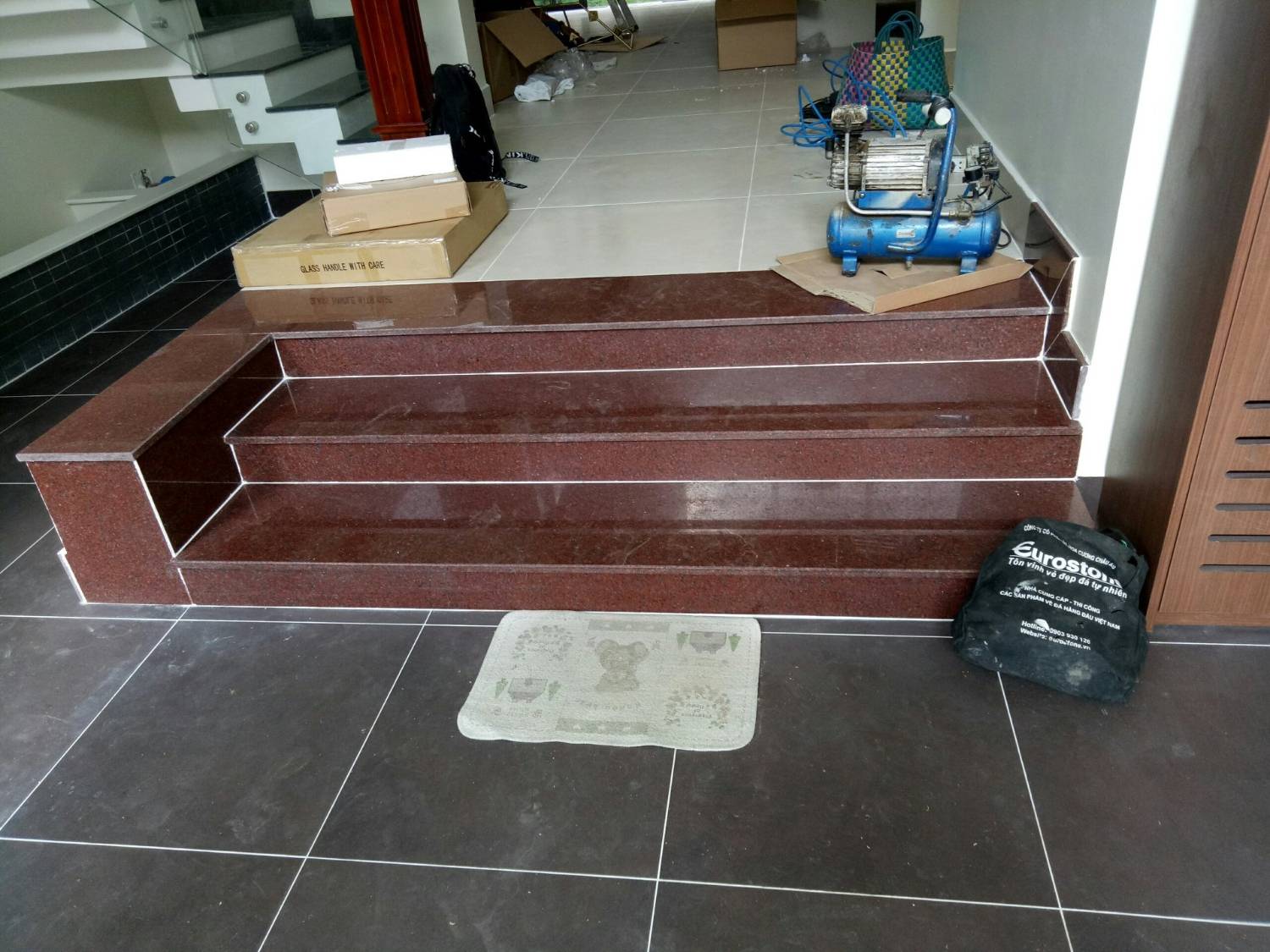 đá bậc tam cấp