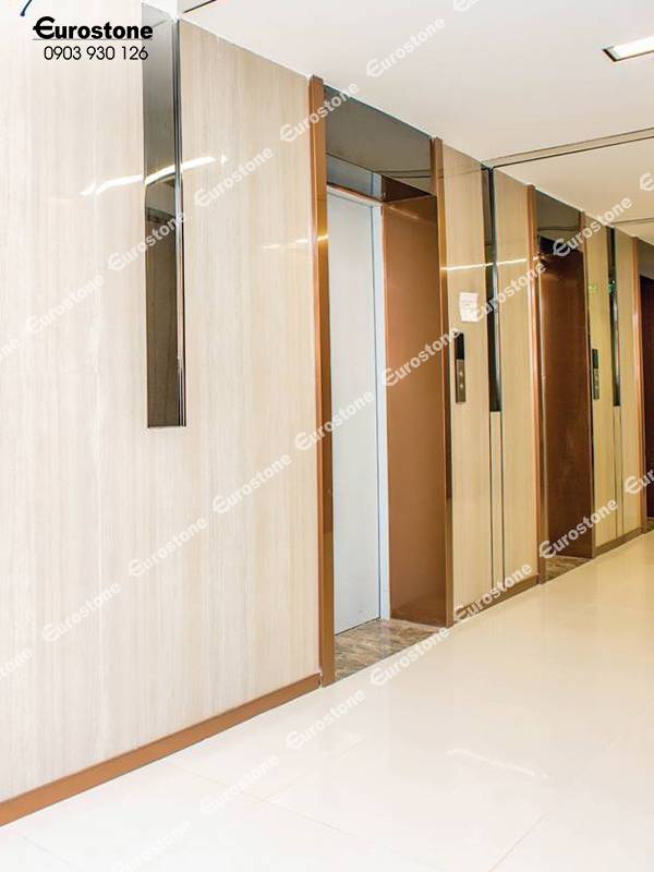 ốp đá thang máy