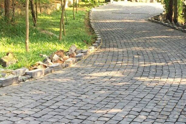 lát đá sân vườn cubic