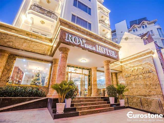 chân cột đá hoa cương