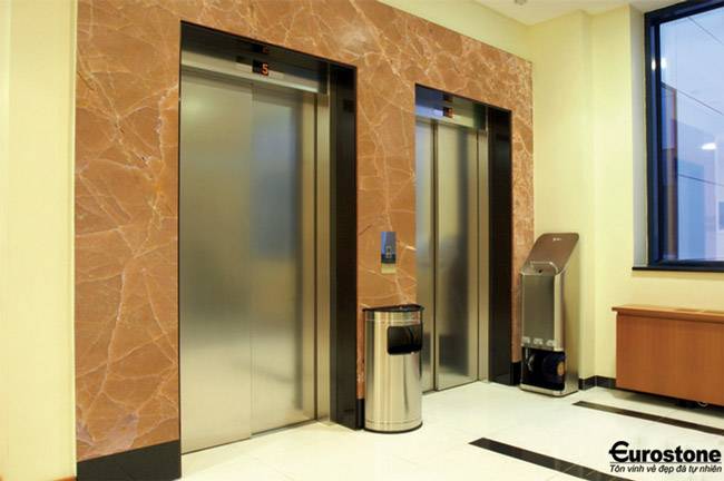 ốp đá thang máy