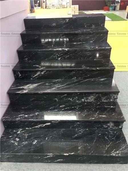 Đá ốp cầu thang Black Forest