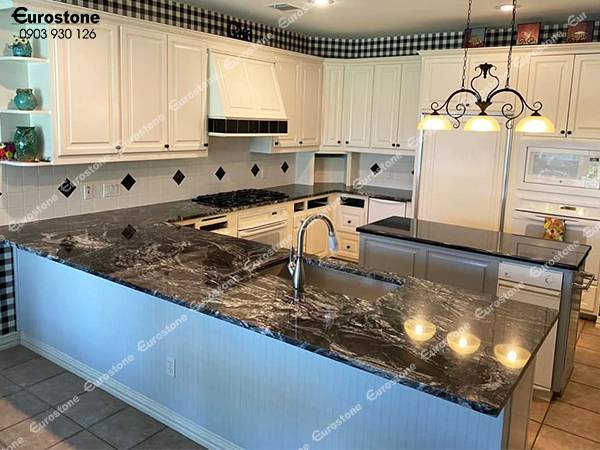 đá làm bếp black forest