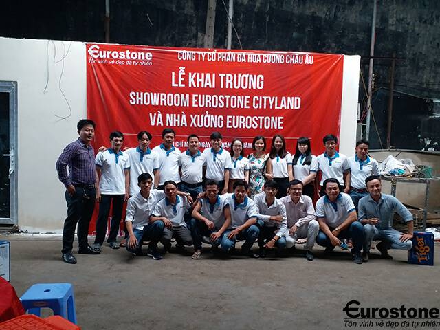 khai truong da hoa cuong chau au