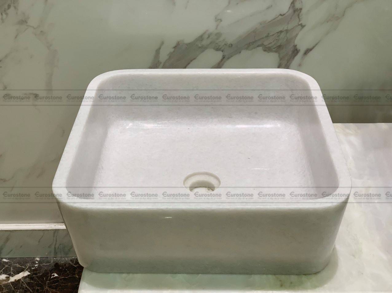 mẫu chậu rửa mặt bàn đá đẹp