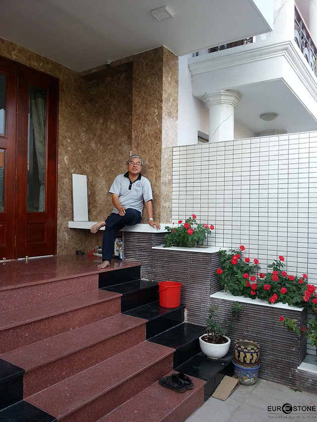 Đá Granite Đỏ Ruby Ấn Độ ốp bậc tam cấp