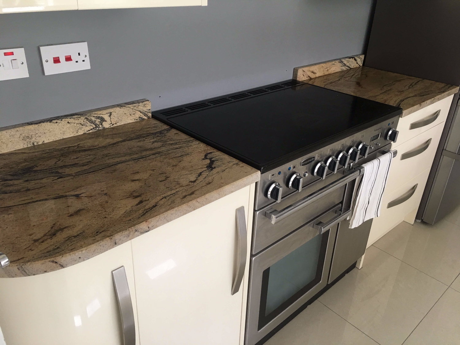 Đá Granite Prada Gold