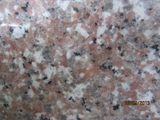 Đá Granite Hồng Yaly