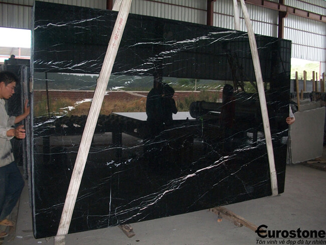 Đá Marble Negro Marquina
