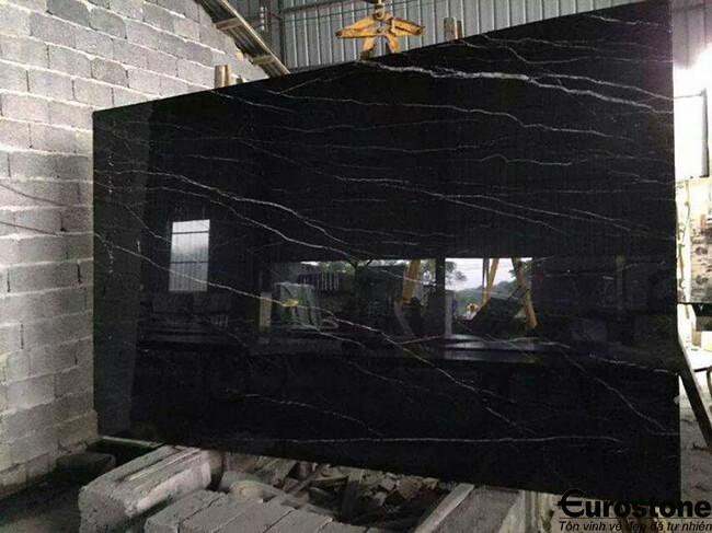 Đá Marble Negro Marquina