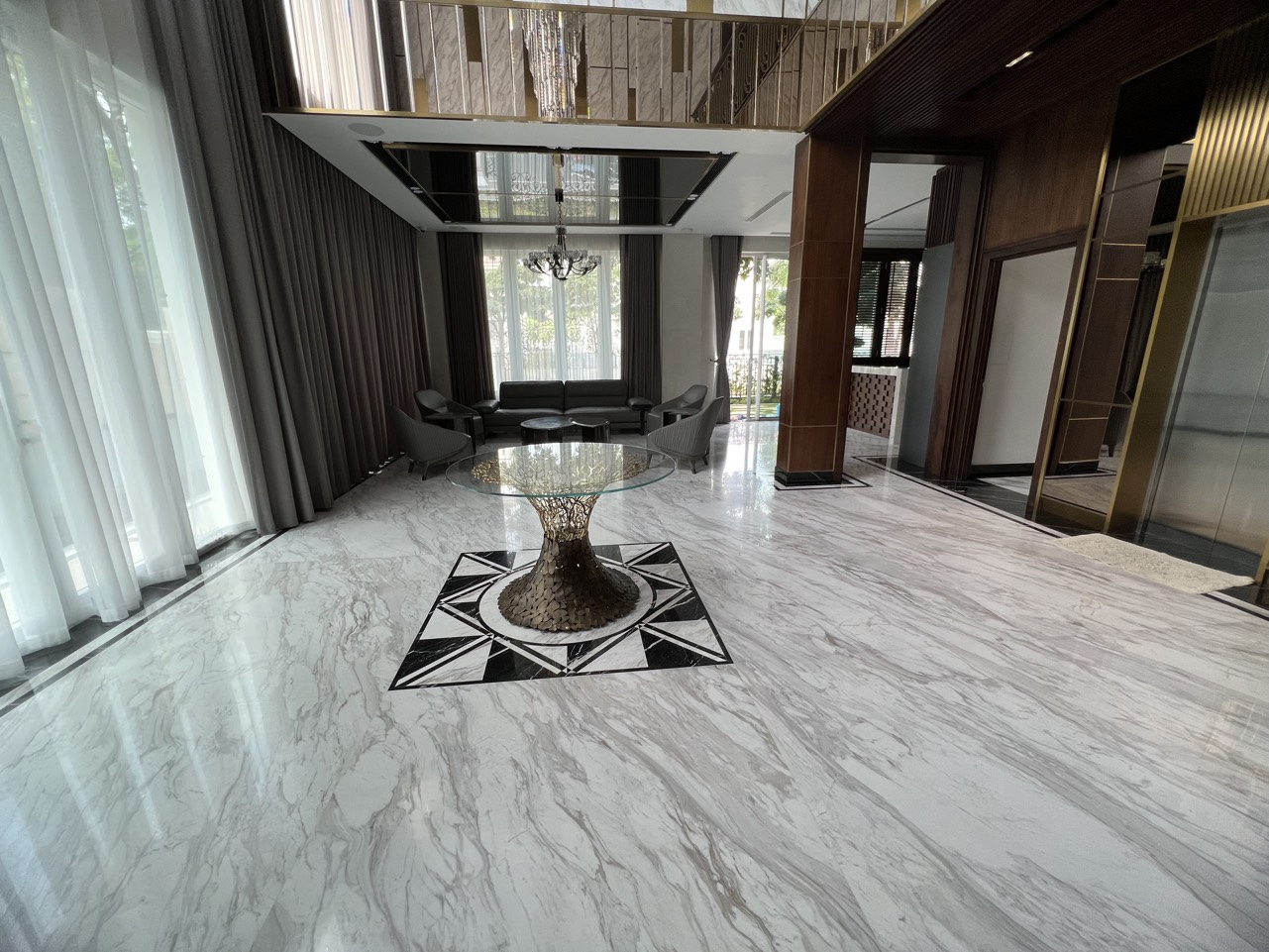 Đá hoa văn lát nền biệt thự