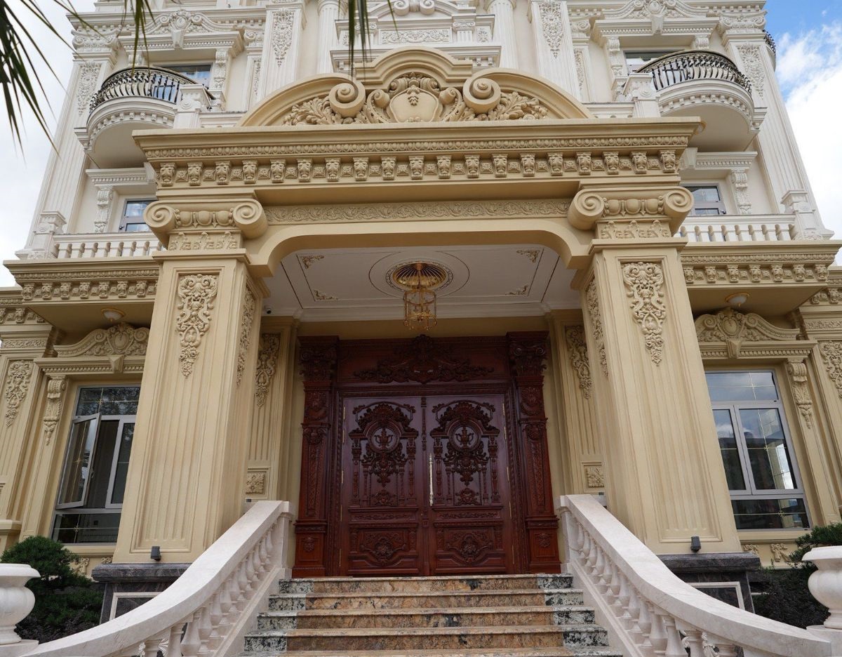 Đầu cột đá tự nhiên