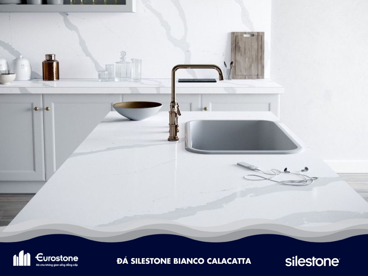 Đá Silestone màu trắng vân mây ốp bếp