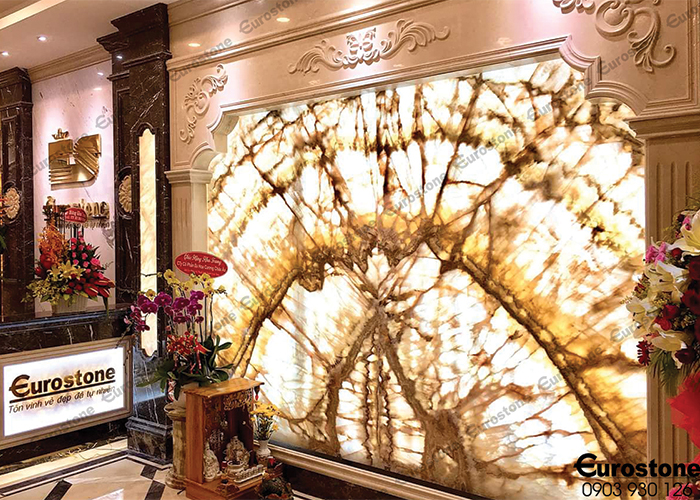 Đá ốp tường phòng khách sang trọng